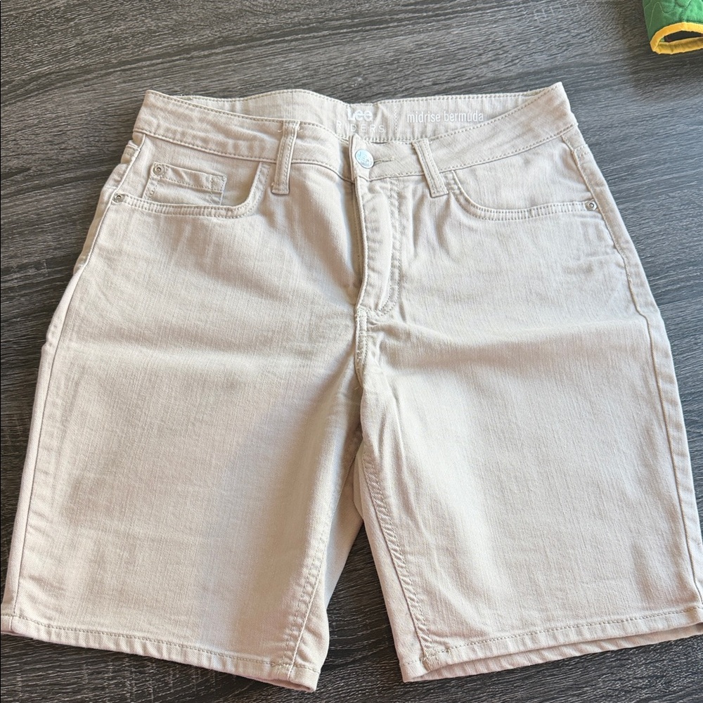 Lee Women's Cream Denim Shorts